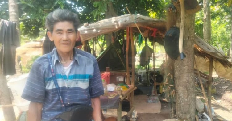 Kepala Desa Arahan Lor Menggunakan Dana Pribadi Untuk Bangun Rumah Warganya Yang Tidak Layak Huni